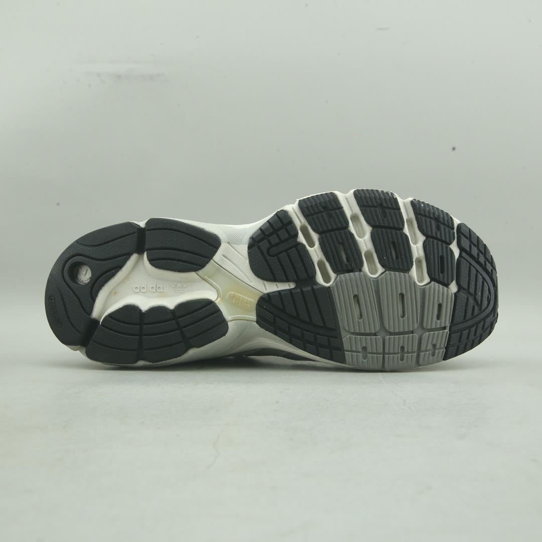 ADIDAS ASTIR