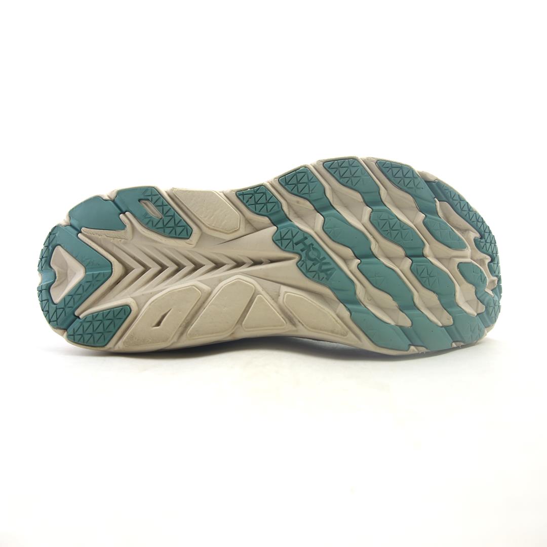 HOKA ONE ONE CLIFTON 8