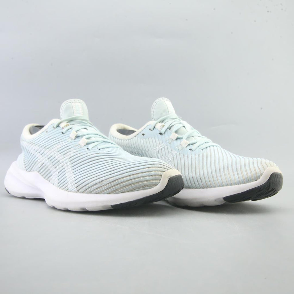 ASICS VERSABLAST