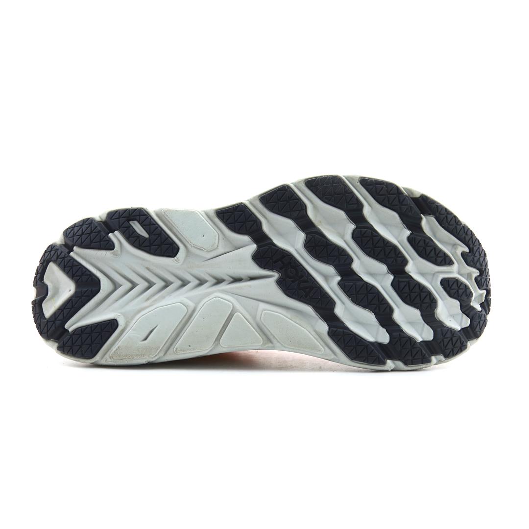 HOKA ONE ONE CLIFTON 8