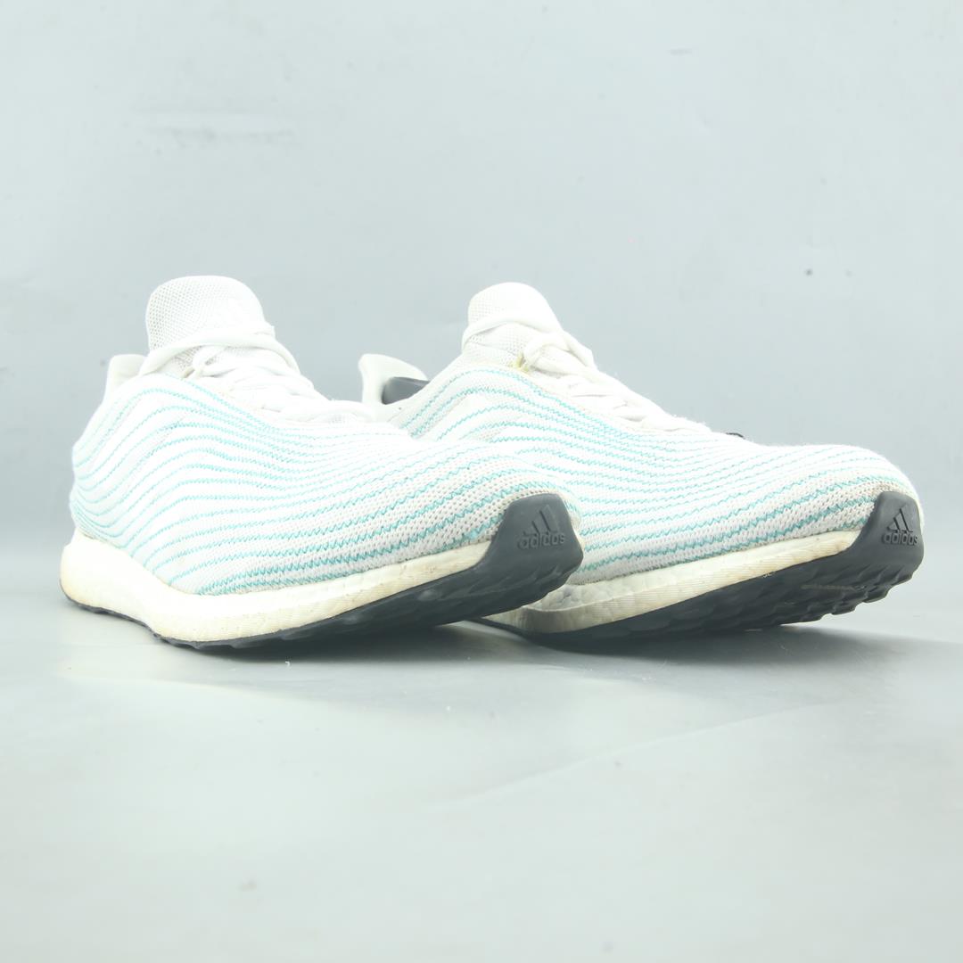 ADIDAS  ULTRA BOOST DNA