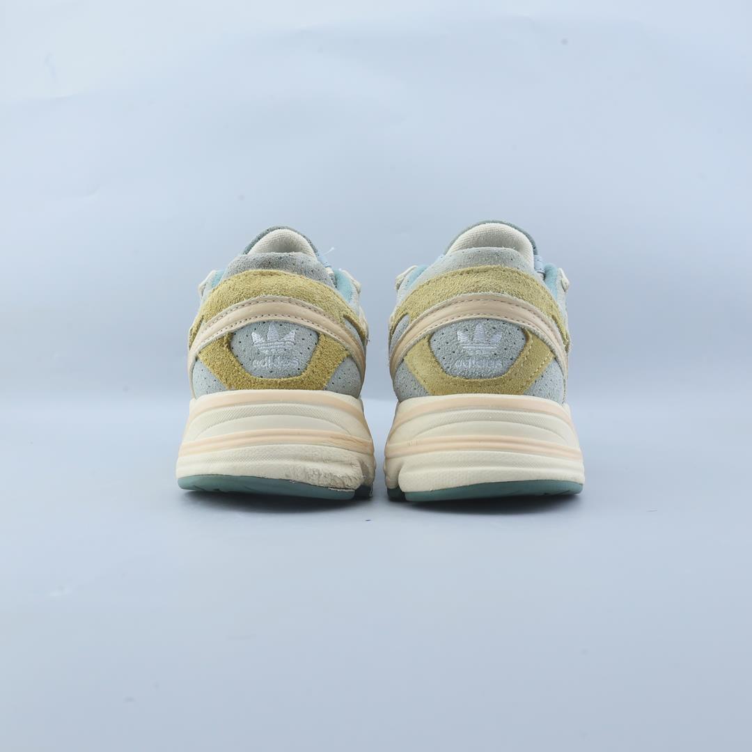 ADIDAS ASTIR