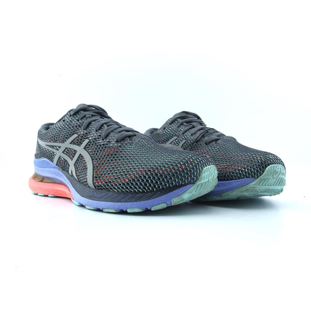 ASICS GEL KAYANO 28