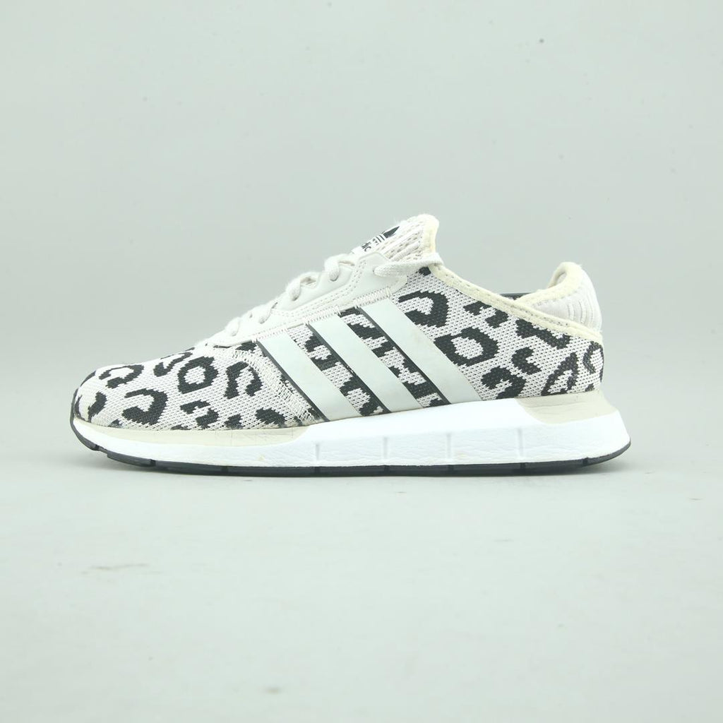 ADIDAS  SWIFT RUN X