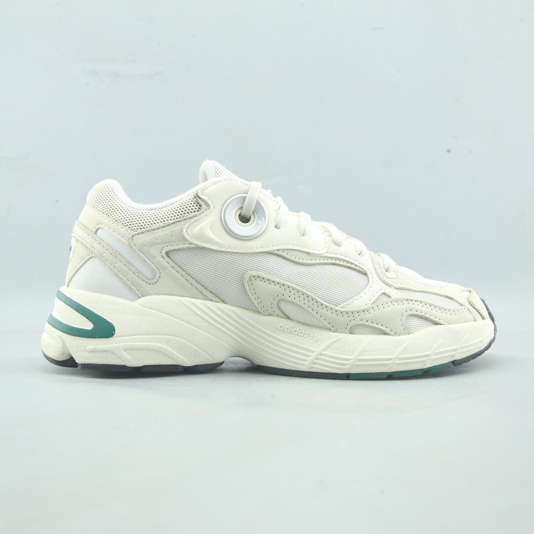 ADIDAS ASTIR