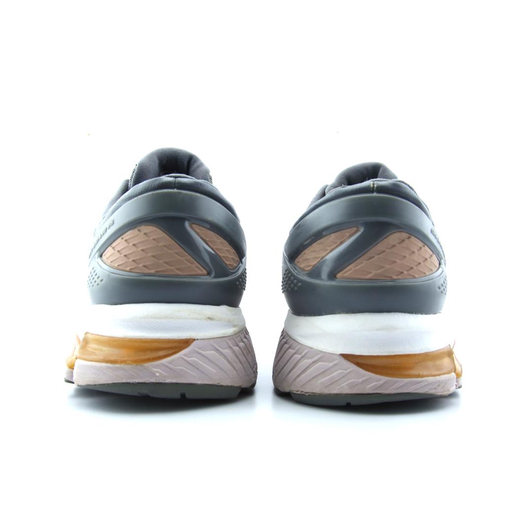 ASICS GEL-KAYANO 26