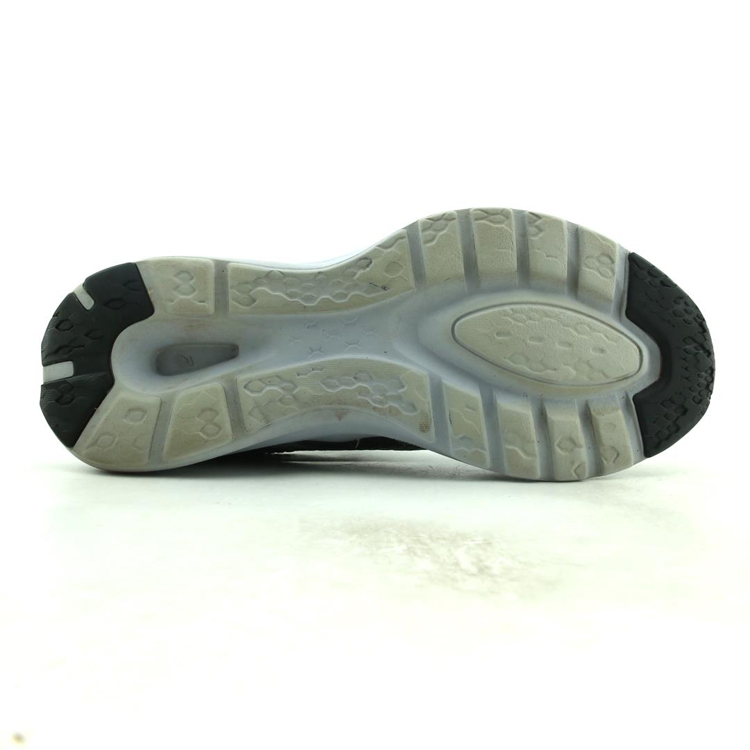 ASICS VERSABLAST