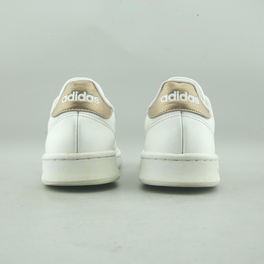 ADIDAS ADVANTAGE