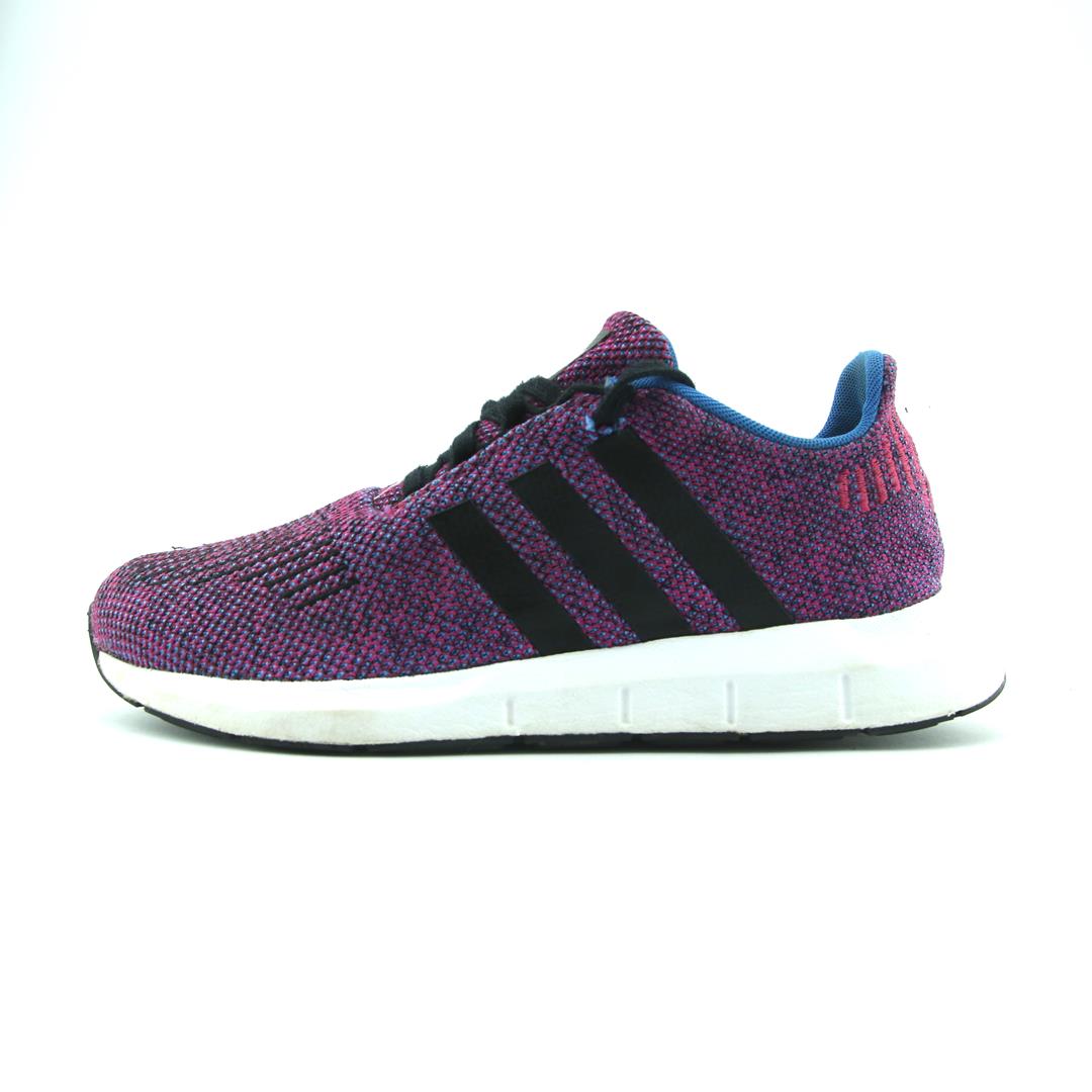 ADIDAS  SWIFT RUN